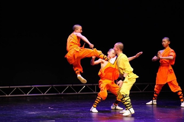 Na scenie można było zobaczyć m. in różne style walk rodem z Klasztoru Shaolin,