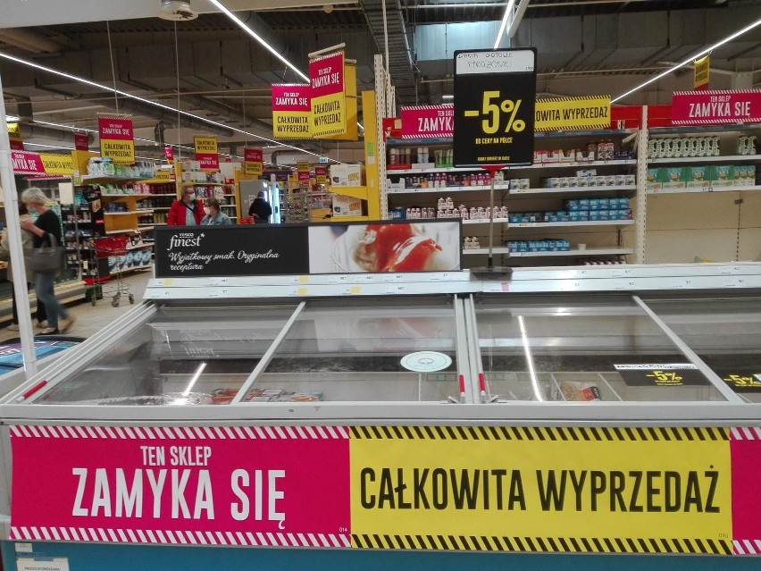 Zdjęcia ze sklepu Tesco w Bytomiu z 19 maja 2021. To koniec...