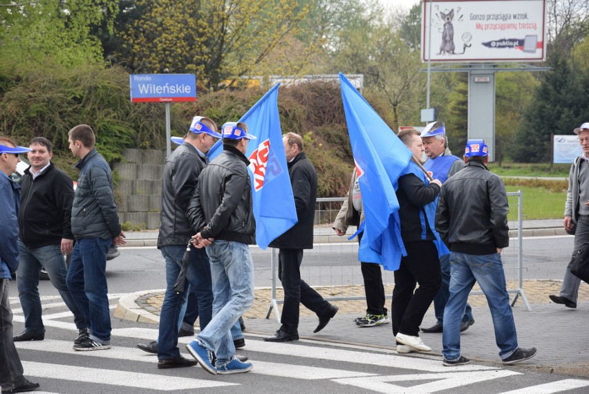 Trwa protest w Rybniku. Zablokowane centrum miasta! ZDJĘCIA