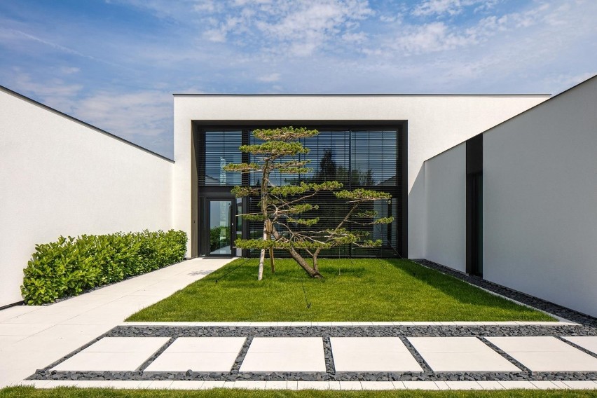 Tytuł BEST ARCHITECTURE SINGLE RESIDENCE POLAND dla pracowni...