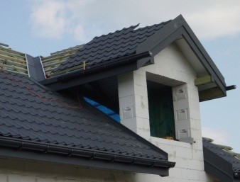 Blachodachówka jest najpopularniejszym pokryciem dachowym