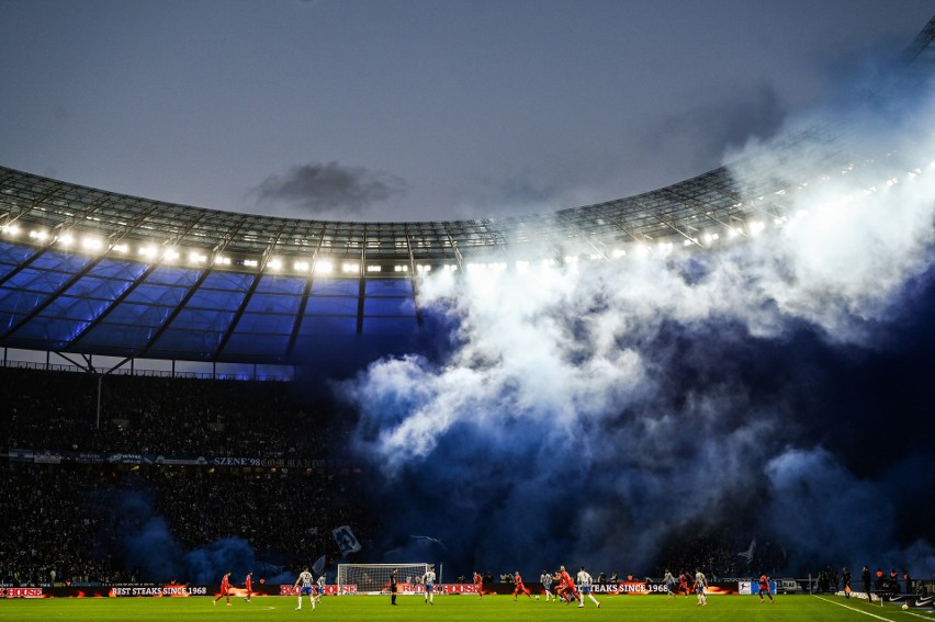 Liga niemiecka. Bayern Monachium liderem, powrót Rafała Gikiewicza