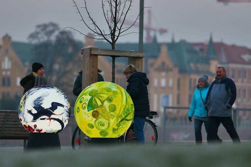 Ścieżka światła na Bulwarze Dunikowskiego