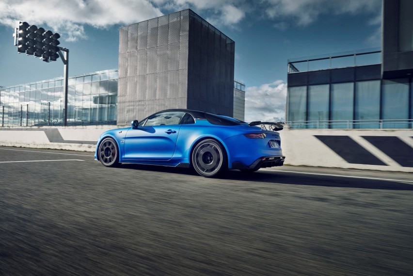 Alpine A110 R jest od dawna oczekiwaną wersją, która...