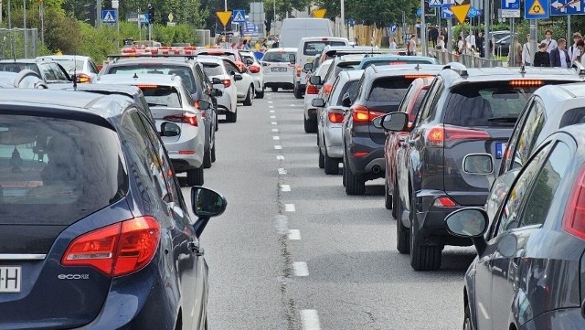 W planie zrównoważonej mobilności miejskiej zapisano ograniczenie ruchu w  centrum Kielc, a nawet zakaz wjazdu do śródmieścia.
