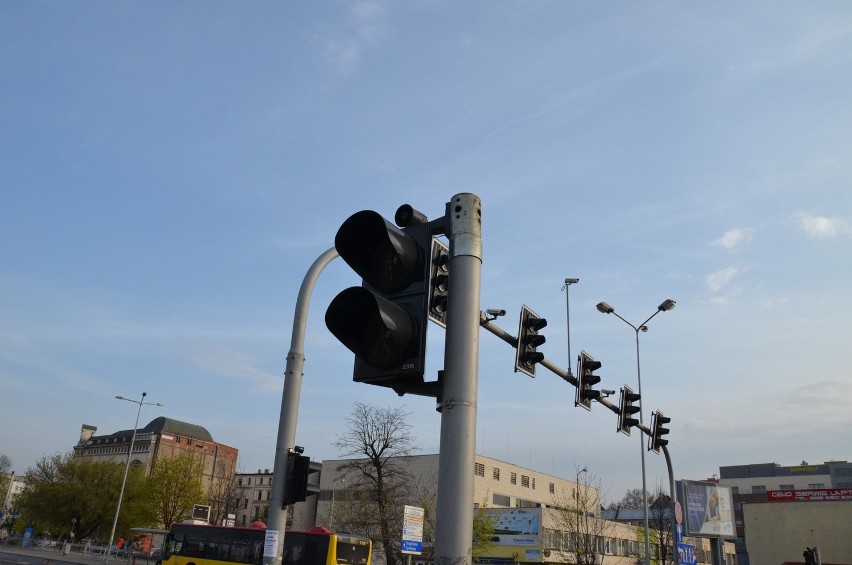 Pożar skrzynki energetycznej na pl. Jana Pawła II. Nie działały światła [FOTO]