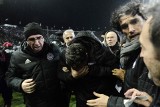 Skandal w lidze greckiej! Trener ranny w twarz. W Salonikach wybuchły zamieszki