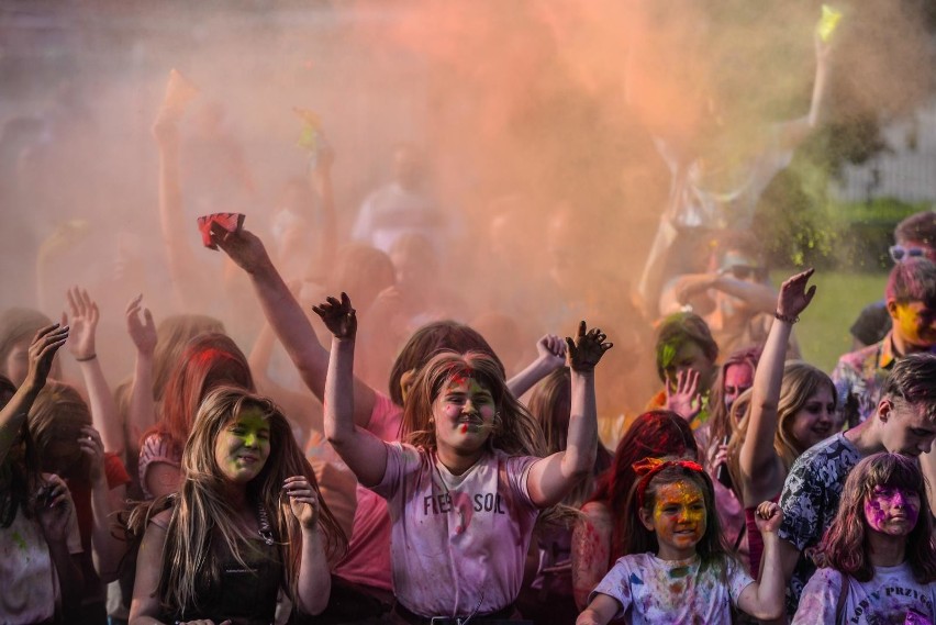 Najbardziej kolorowy festiwal Holi Festival Poland w ramach...