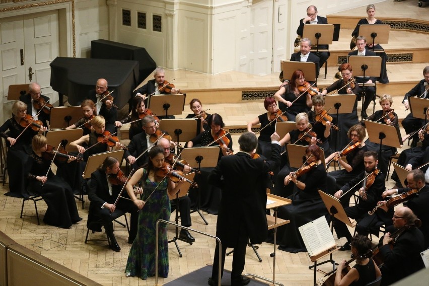 Ji Young Lim i Orkiestra Filharmonii Poznańskiej pod batutą...