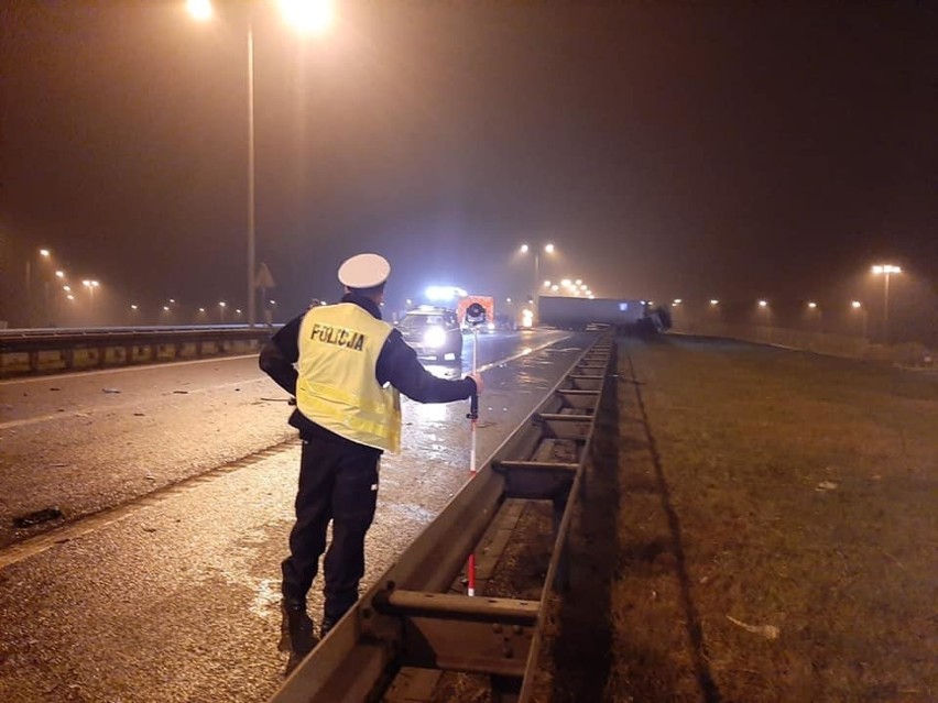 Koszmarny wypadek na trasie S1 w Pyrzowicach. Zderzył się...