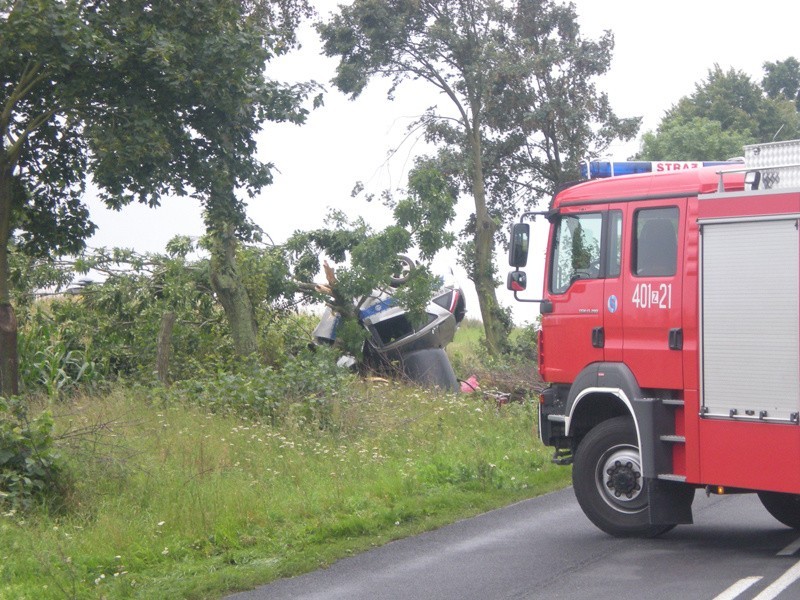 Wypadek radiowozu na trasie Polczyn Zdrój - Tychówko