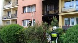 Dąbrowa Tarnowska. Tragiczny pożar w bloku na osiedlu Kościuszki. Jedna osoba nie żyje, kilka jest poważnie rannych [ZDJĘCIA]