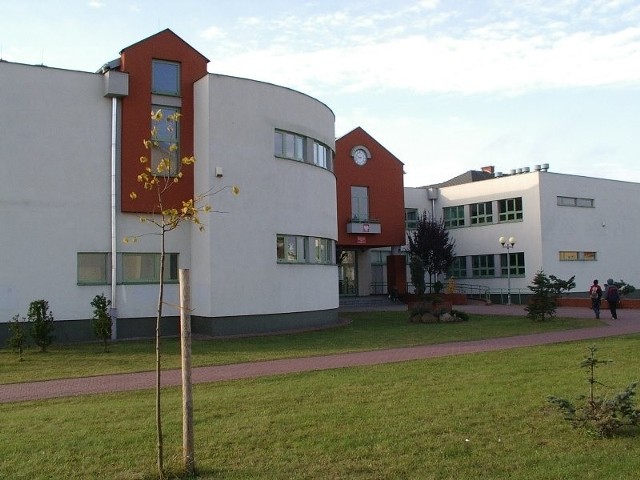 W Publicznej Szkole Podstawowej numer 6 na radomskim Gołębiowie dwie klasy i ośmiu nauczycieli jest na kwarantannie.