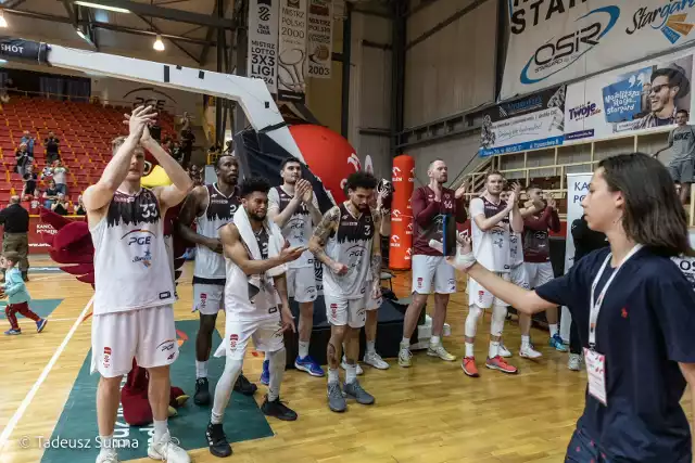Spójnia Stargard pokonała Anwil Włocławek w trzecim ćwierćfinale ekstraklasy koszykarzy.