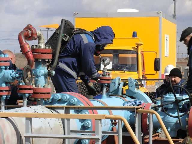 Gazprom odmawia przysyłania gazu do państw, które nie chcą płacić za surowiec w rublach