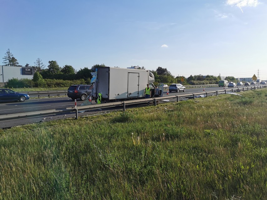 W niedzielę, późnym popołudniem na autostradzie A2, za...