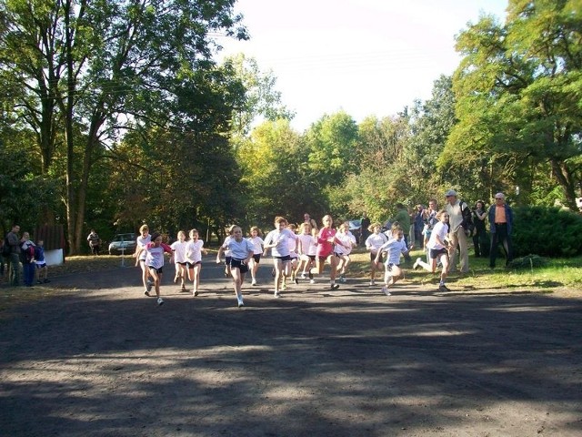 Poza półmaratonem ważną częścią Biegu Łokietka jest rywalizacja młodzieży szkolnej w biegach na krótszych dystansach