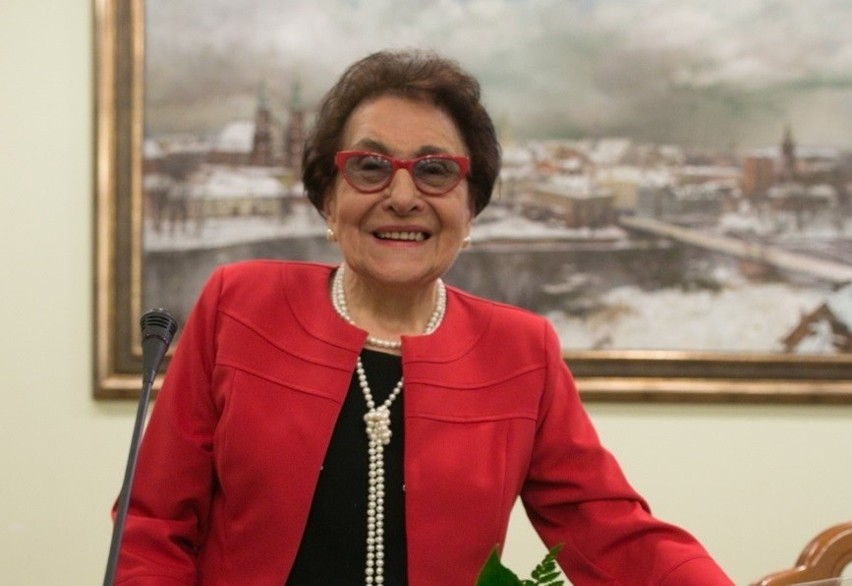 Prof. Dorota Simonides,  folklorystka, wieloletnia senator...