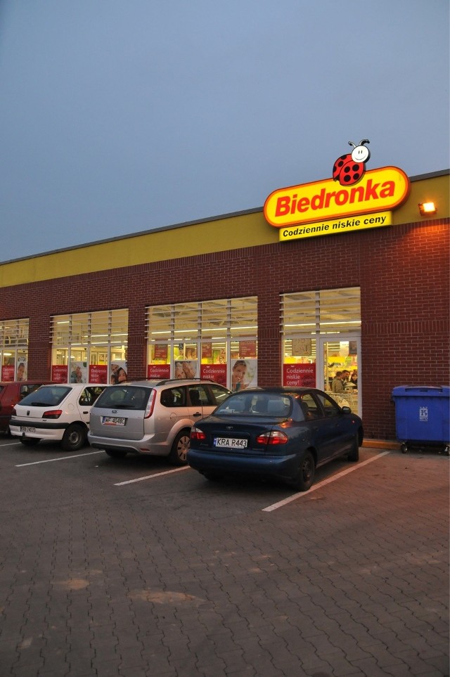 03.11.2010 krakow pradnik czerony n/z: biedronka, market, supermarket, sklep, ....fot. jan hubrich / polskapresse gazeta krakowska *** local caption *** `