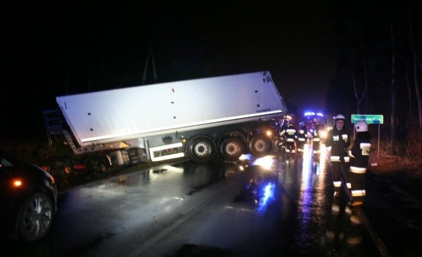 Wypadek ciężarówki w Miasteczku Śląskim