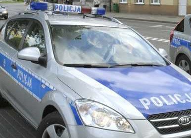 Słupska policja otrzymała dwa wozy kia ceed.