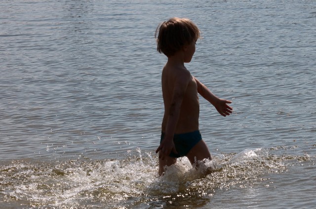 Korzystając ze wspaniałej w weekend pogody, wielu grudziądzan wybrało się w leśne plenery lasku rudnickiego i na plażę Miejskiego Ośrodka Rekreacji i Wypoczynku. Niestety, nie wszyscy pamiętają, że na terenie osiedla Rudnik trzeba nosić maseczki, tak samo jak na każdym innym osiedlu.