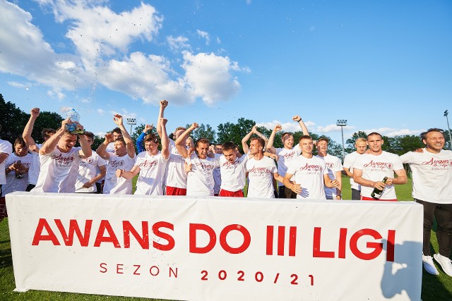 Rezerwy ŁKS  awansowały do III ligi, teraz pora na sukces pierwszej drużyny!