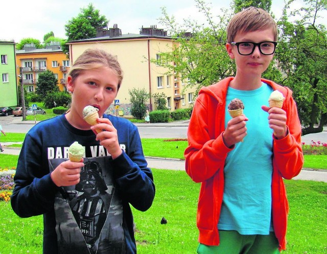 Igor Witkowski i Wojciech Świerczek lubią lody tradycyjne