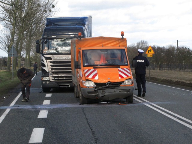 W Brzyskorzystewku zderzyły się ciężarówka, bus i 3 samochody osobowe. Trzy osoby zostały ranne.Prognoza pogody na 9.02.2016. źródło: TVN24/x-news