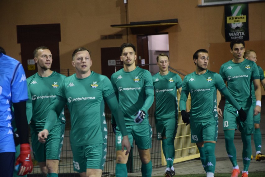 Derby w IV lidze. Warta - Pogoń 4:1. Na trybunach około 1000 kibiców ZDJĘCIA