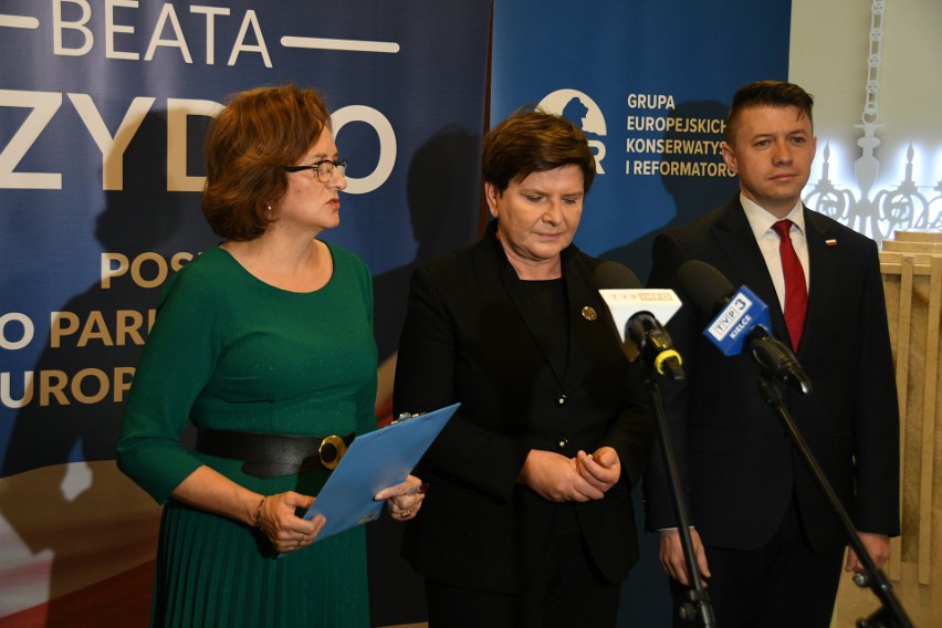 Beata Szydło w Kielcach. Była premier na konferencji prasowej mówiła na temat szans i zagrożeń [ZAPIS TRANSISJI]