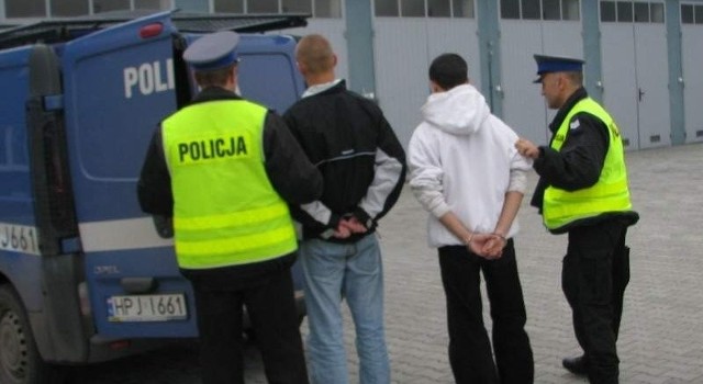 Piotr H. i Łukasz Ś. z Praszki zostali aresztowani pod zarzutem udzielania narkotyków nieletnim.