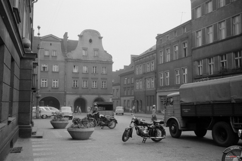 Tak zmieniał się przez lata Rynek w Gliwicach - ok. 1960 r....