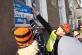 Organizator manifestacji ACTA w Głogowie nie dostał kary za nalepki