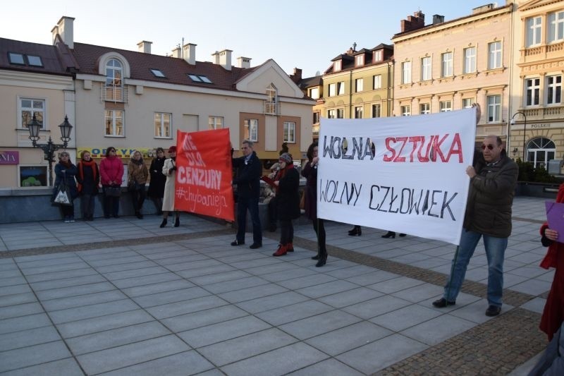 W czwartek przed rzeszowskim ratuszem odbyła się pikieta...