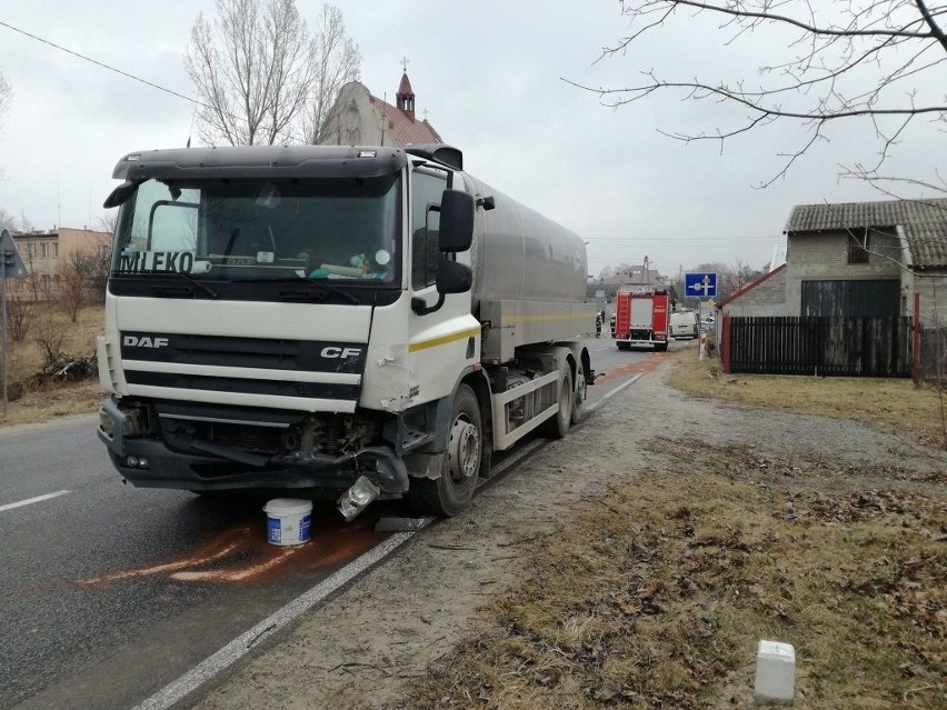 Wypadek w Rakowie. Ranny kierowca zabrany śmigłowcem do szpitala