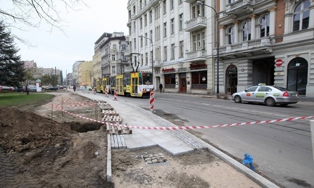 W sobotę drogowcy zamknęli ruch na ul. Narutowicza, na odcinku od ul. Piotrkowskiej do ul. Sienkiewicza.