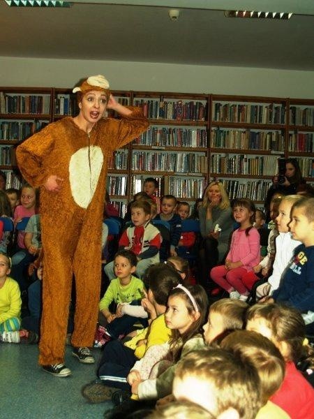 O godz. 11.30  uczniowie klas II i III szkół podstawowych...