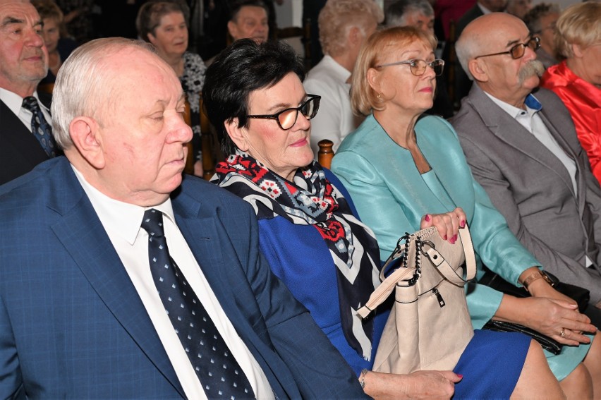 26 par świętowało Złote Gody w Sandomierzu. Piękna, rodzinna uroczystość. Zobacz zdjęcia