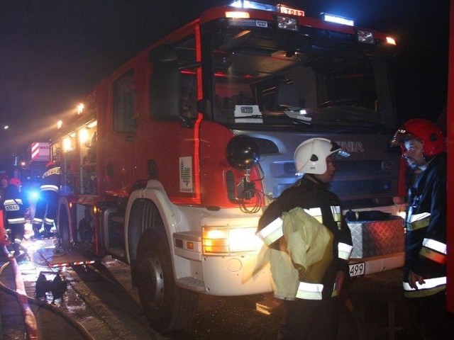 Przyczyną pożaru było zwarcie w instalacji elektrycznej ciężarówki.