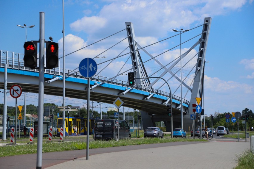 Toruń. Zmiany na pl. Daszyńskiego po zakończeniu remontu starego mostu