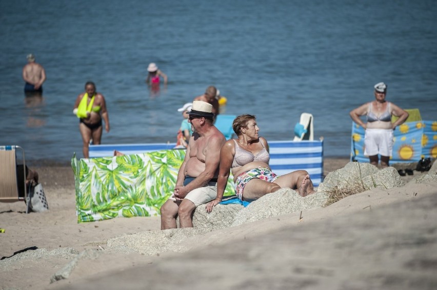 Nadmorskie miejscowości są bardzo zatłoczone. Pogoda ma...