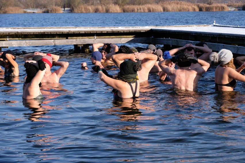 Morsowanie na plaży w Dojlidach 20 listopada 2022 r.