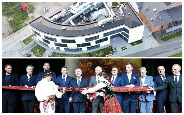 Symbolicznym przecięciem wstęgi uroczyście otwarto Centrum Kultury i Edukacji Muzycznej w Łącku