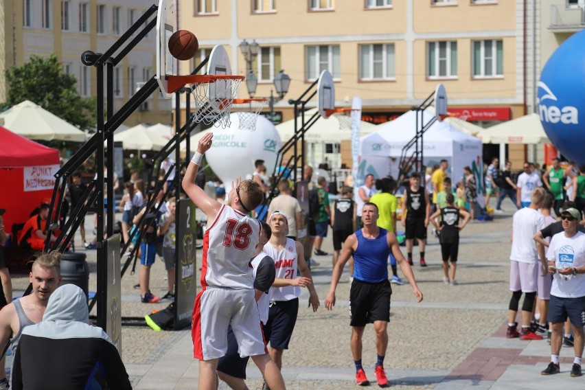 Ze względu na złą pogodę sobotni turniej Enea Streetball...