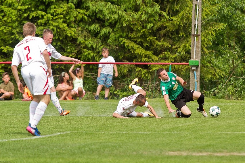 Cosmos Nowotaniec przegrał u siebie z Orlętami Radzyń...