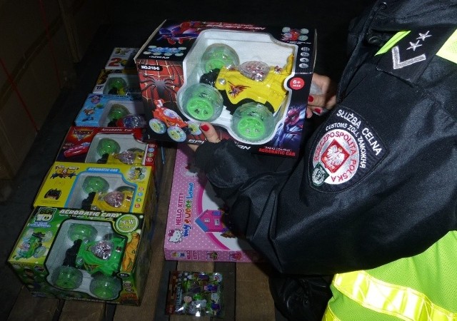 Prawie 21,5 tys. sztuk zabawek przechwycili funkcjonariusze w Gdańsku