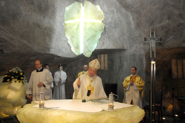 W piątek poświęcono pierwszą na świecie podziemną kaplicę św. Jana Pawła II