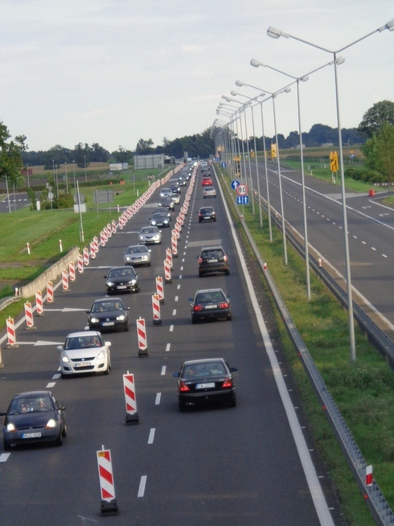 Korek na autostradzie A4 miał 8 kilometrów. Auta jechały, ale wolno (ZDJĘCIA)