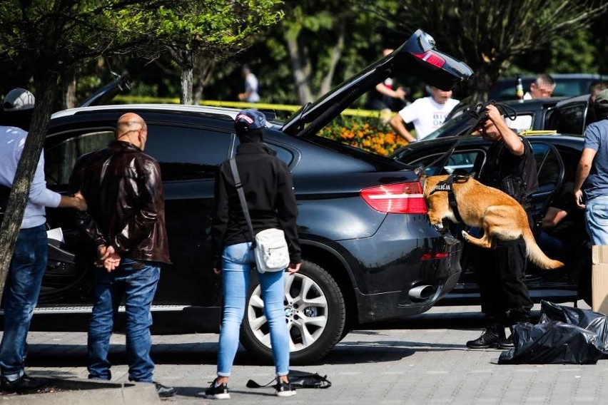 Kraków. Policja zapobiegła ustawce pseudokibiców z obywatelami Rosji. Zatrzymanych zostało ponad 20 osób [ZDJĘCIA]